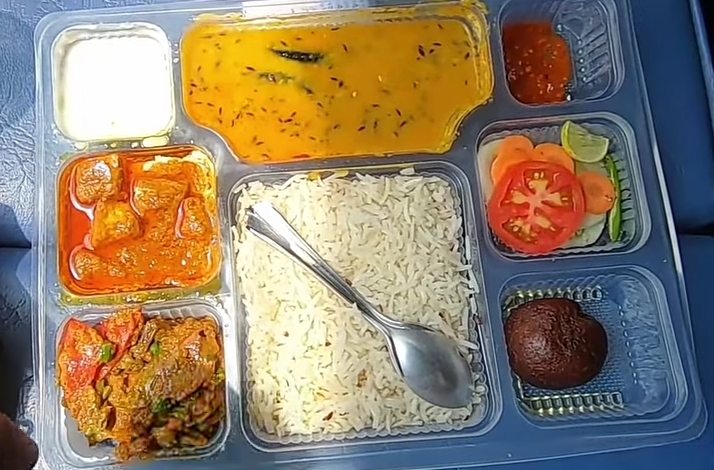 How To Order Best Quality Food In Trains In 2023 ( Online )